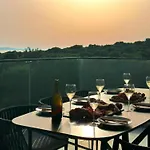 Three-bedroom Penthouse With Infinity Pool The Skyview Penthouse - S4