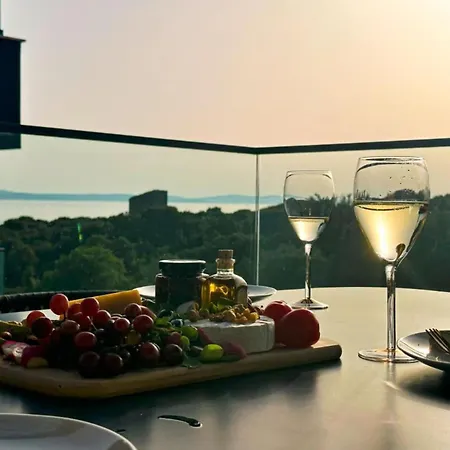 Daire Three-bedroom Penthouse With Infinity Pool The Skyview Penthouse - S4 Kožino