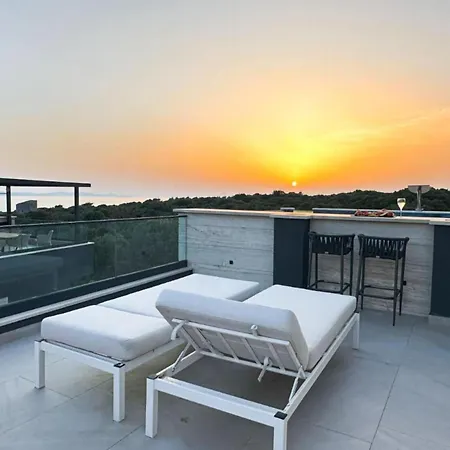 Three-bedroom Penthouse With Infinity Pool The Skyview Penthouse - S4 Kožino