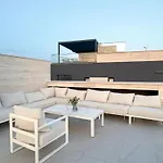 Three-bedroom Penthouse With Infinity Pool The Skyview Penthouse - S4 شقة
