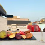 Three-bedroom Penthouse With Infinity Pool The Skyview Penthouse - S4 *